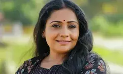 ഷൂട്ട് ചെയ്യുമ്പോൾ കുറച്ച് ആളുകളേ പാടുള്ളൂ; സ്വകാര്യഭാഗങ്ങൾ കാണിക്കാന്‍ പാടില്ല; മോഹന്‍ലാല്‍ സാര്‍ ഒരുപാട് ക്ഷമ ചോദിച്ചു; തന്മാത്രയിലെ ഇന്റിമേറ്റ് രംഗത്തെക്കുറിച്ച് മീര വാസുദേവ് പറഞ്ഞതിങ്ങനെ