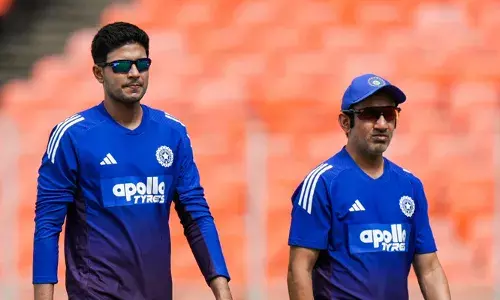 ആദ്യം രോഹിതും കോഹ്ലിയും;  പിന്നാലെ പോസ്റ്റര്‍ ബോയി ഗില്‍;  ഡ്രെസിങ് റൂമിലെ താരവാഴ്ച അവസാനിക്കുന്നോ? ഗംഭീറുള്ളപ്പോള്‍ ആരും സുരക്ഷിതല്ല; ആശങ്കയോടെ യുവതാരങ്ങള്‍;  ടെസ്റ്റ് തോല്‍വികള്‍ കോച്ചിന്റെ കസേര ഇളക്കുമോ?  ഇന്ത്യന്‍ ടീമിലെ അസാധാരണ കാഴ്ചകള്‍