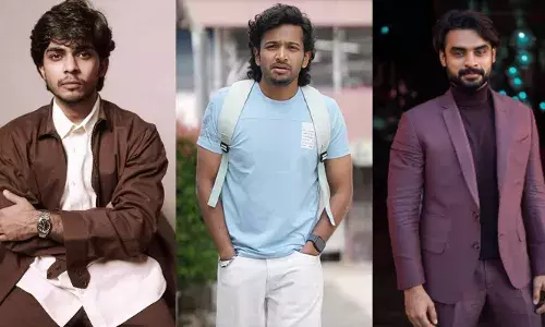 ഞങ്ങളെ ഒതുക്കാനുള്ള പരിപാടി ആണല്ലേ; ബേസിൽ ജോസഫ് പങ്കുവെച്ച ചിത്രത്തിന് നസ്ലെന്റെ കമ്മന്റ്; ഇവനെ ഇനിയും വളരാൻ അനുവദിച്ചുകൂടെന്ന് ടൊവിനോ; ചിരിപടർത്തി സന്ദീപ് പ്രദീപിന്റെ പ്രതികരണം