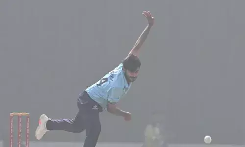 മുൻ നിരയെ എറിഞ്ഞിട്ട് ശാർദുൽ താക്കൂർ; അഞ്ച് വിക്കറ്റുമായി ഷംസ് മുലാനി; വിജയ് ഹസാരെ ട്രോഫിയിൽ ഛത്തീസ്ഗഡിനെ തകർത്ത് മുംബൈ; അംഗ്രിഷ് രഘുവൻഷിയ്ക്ക് അർദ്ധ സെഞ്ചുറി