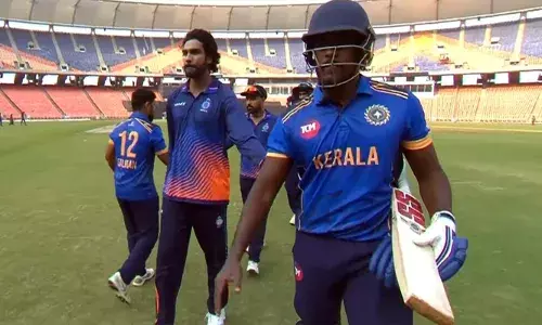 വാലറ്റത്തിൽ പൊരുതി ഷറഫുദീന്‍; മധ്യപ്രദേശിനെതിരെ തകർന്നടിഞ്ഞ് കേരളം; വിജയ് ഹസാരെ ട്രോഫിയിൽ 47 റൺസിന്റെ തോൽവി