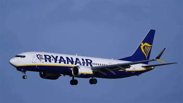 ബര്മിംഗ്ഹാമില് നിന്ന് പറന്നുയര്ന്ന റയാന് എയര് വിമാനം ആകാശ ചുഴിയില് വീണ് യാത്രക്കാര്ക്ക് പരിക്കേറ്റു...പാതിവഴിയില് പറന്നിടത്തേക്ക് തന്നെ തിരിച്ച് വിമാനം ബര്മിംഗ്ഹാമില് നിന്ന് പറന്നുയര്ന്ന റയാന് എയര് വിമാനം ആകാശ ചുഴിയില് വീണ് യാത്രക്കാര്ക്ക് പരിക്കേറ്റു...പാതിവഴിയില് പറന്നിടത്തേക്ക് തന്നെ തിരിച്ച് വിമാനം