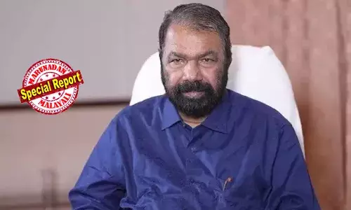 ഹലോ മന്ത്രിയല്ലേ...ക്രിസ്മസ് അവധിക്കാലത്ത് കളിക്കാന്‍ പറ്റുന്നില്ല, ക്ലാസെടുക്കുന്നു, സ്‌കൂളില്‍ എന്റെ പേര് പറയരുതേ...; വാര്‍ത്താസമ്മേളനത്തിനിടെ വിദ്യാഭ്യാസ മന്ത്രിയെ വിളിച്ച് പരാതിപ്പെട്ട് ഏഴാം ക്ലാസുകാരന്‍