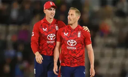 ഹാരി ബ്രൂക്ക് നായകൻ; ടീമിൽ മടങ്ങിയെത്തി ജോഫ്ര ആർച്ചർ; ഇടം നേടി ആഷസ് ഹീറോ ജോഷ് ടങ്; ടി20 ലോകകപ്പിനുള്ള പ്രാഥമിക ടീമിനെ പ്രഖ്യാപിച്ച് ഇംഗ്ലണ്ട്; ലിവിംഗ്സ്റ്റൺ, ബെയർ‌സ്റ്റോ പുറത്ത്