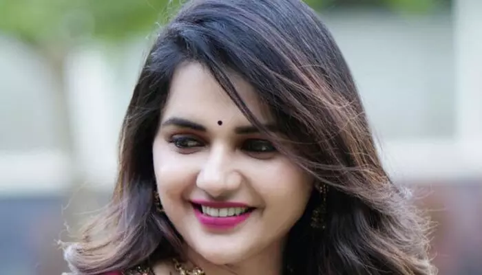 ജയിലിലെ ഭക്ഷണം ആരോഗ്യ പ്രശ്നമുണ്ടാക്കുന്നു; നടി പവിത്രാ ഗൗഡയ്ക്ക് ഒരു നേരം വീട്ടിലെ ഭക്ഷണം നല്‍കാന്‍ അനുമതി