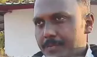 മതപരിവര്ത്തന ആരോപണം വോട്ട് രാഷ്ട്രീയത്തിന്റെ ഭാഗം; പിന്നില് വര്ഗ്ഗീയ ശക്തികളെന്ന് സി എസ് ഐ വൈദികന് സുധീര് മതപരിവര്ത്തന ആരോപണം വോട്ട് രാഷ്ട്രീയത്തിന്റെ ഭാഗം; പിന്നില് വര്ഗ്ഗീയ ശക്തികളെന്ന് സി എസ് ഐ വൈദികന് സുധീര്