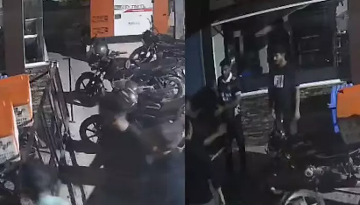 ഓർഡർ ചെയ്ത ഗ്രിൽഡ് ചിക്കനും മന്തിയും കിട്ടാൻ അല്പം വൈകി; തർക്കിച്ച് നിന്നതും നല്ല ഇടിപൊട്ടി; ഹോട്ടലിന്റെ ചില്ലുകൾ അടക്കം അടിച്ച് തകർത്തു; പ്രതികളെ തപ്പി പോലീസ് ഓർഡർ ചെയ്ത ഗ്രിൽഡ് ചിക്കനും മന്തിയും കിട്ടാൻ അല്പം വൈകി; തർക്കിച്ച് നിന്നതും നല്ല ഇടിപൊട്ടി; ഹോട്ടലിന്റെ ചില്ലുകൾ അടക്കം അടിച്ച് തകർത്തു; പ്രതികളെ തപ്പി പോലീസ്