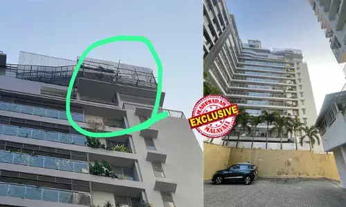 മന്ത്രിമന്ദിരങ്ങളുടെ വിളിപ്പാടകലെ അരോമ ബില്‍ഡേഴ്സിന്റെ വിളയാട്ടം! സുരക്ഷാ ചട്ടങ്ങള്‍ കാറ്റില്‍പ്പറത്തി ബൈ ദ ക്ലിഫ് ബഹുനില ഫ്‌ളാറ്റ് നിര്‍മ്മാണം; നിര്‍മ്മാണ അവശിഷ്ടങ്ങള്‍ വീണ് വോള്‍വോ കാര്‍ തകര്‍ന്നു; തൊഴിലാളികള്‍ കയറില്‍ തൂങ്ങി മരണത്തെ മുഖാമുഖം കാണുന്നു; തലസ്ഥാനത്തെ നന്തന്‍കോട് വിവിഐപി മേഖലയില്‍ ഭീതിയോടെ നാട്ടുകാര്‍