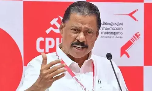 വെള്ളാപ്പള്ളിയെ തള്ളാതെയും മലപ്പുറത്തെ ചേര്‍ത്തുപിടിച്ചും എം വി ഗോവിന്ദന്‍; സ്‌കൂള്‍ തുടങ്ങാന്‍ ബുദ്ധിമുട്ടുണ്ടായിട്ടുണ്ടെങ്കില്‍ അത് പരിഹരിക്കണം; വെള്ളാപ്പള്ളി ഒരു ബാധ്യതയായി തോന്നുന്നില്ലെന്നും സിപിഎം സംസ്ഥാന സെക്രട്ടറി