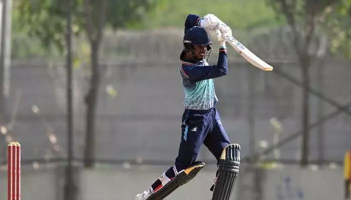 അപരാജിത സെഞ്ചുറിയുമായി കുമാർ കുഷാഗ്ര; ഫിഫ്റ്റിയടിച്ച് അനുകൂല റോയ്; വിജയ് ഹസാരെയിൽ ജാർഖണ്ഡിനെതിരെ കേരളത്തിന് 312 റൺസ് വിജയലക്ഷ്യം; എം.ഡി നിധീഷിന് നാല് വിക്കറ്റ് അപരാജിത സെഞ്ചുറിയുമായി കുമാർ കുഷാഗ്ര; ഫിഫ്റ്റിയടിച്ച് അനുകൂല റോയ്; വിജയ് ഹസാരെയിൽ ജാർഖണ്ഡിനെതിരെ കേരളത്തിന് 312 റൺസ് വിജയലക്ഷ്യം; എം.ഡി നിധീഷിന് നാല് വിക്കറ്റ്