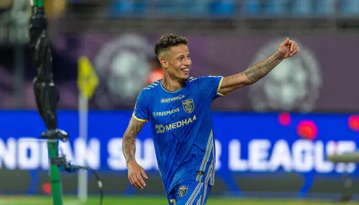 വിദേശ താരങ്ങളുടെ കൊഴിഞ്ഞു പോക്ക് തുടരുന്നു; ലൂണയ്ക്ക് പിന്നാലെ നോഹ സദോയിയും കേരള ബ്ലാസ്റ്റേഴ്സ് വിട്ടു; ഇൻഡൊനീഷ്യയിൽ കളിക്കുക ലോൺ അടിസ്ഥാനത്തിൽ വിദേശ താരങ്ങളുടെ കൊഴിഞ്ഞു പോക്ക് തുടരുന്നു; ലൂണയ്ക്ക് പിന്നാലെ നോഹ സദോയിയും കേരള ബ്ലാസ്റ്റേഴ്സ് വിട്ടു; ഇൻഡൊനീഷ്യയിൽ കളിക്കുക ലോൺ അടിസ്ഥാനത്തിൽ