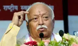 ആര്.എസ്.എസ് അര്ധസൈനിക സംഘടനയല്ല; ബിജെപിയെ നോക്കി സംഘത്തെ മനസ്സിലാക്കാന് ശ്രമിച്ചാല് അത് വലിയ തെറ്റായിരിക്കും; ഇതൊരു സവിശേഷ സംഘടനയാണ്; മനസ്സിലാക്കാന് നിങ്ങള് സംഘടനക്കുള്ളിലേക്ക് വരണമെന്ന് മോഹന് ഭഗവത് ആര്.എസ്.എസ് അര്ധസൈനിക സംഘടനയല്ല; ബിജെപിയെ നോക്കി സംഘത്തെ മനസ്സിലാക്കാന് ശ്രമിച്ചാല് അത് വലിയ തെറ്റായിരിക്കും; ഇതൊരു സവിശേഷ സംഘടനയാണ്; മനസ്സിലാക്കാന് നിങ്ങള് സംഘടനക്കുള്ളിലേക്ക് വരണമെന്ന് മോഹന് ഭഗവത്