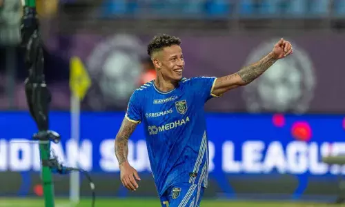 വിദേശ താരങ്ങളുടെ കൊഴിഞ്ഞു പോക്ക് തുടരുന്നു; ലൂണയ്ക്ക് പിന്നാലെ നോഹ സദോയിയും കേരള ബ്ലാസ്‌റ്റേഴ്‌സ് വിട്ടു; ഇൻഡൊനീഷ്യയിൽ കളിക്കുക ലോൺ അടിസ്ഥാനത്തിൽ