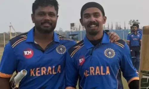 ഏകദിന പരമ്പരയ്ക്കുള്ള ഇന്ത്യന്‍ ടീമില്‍ ഇടംപിടിക്കുമോ? സെലക്ടര്‍മാരെ ഞെട്ടിച്ച് ക്ലാസ് സെഞ്ചുറിയുമായി സഞ്ജു സാംസണ്‍;  ഇഷാന്‍ കിഷനെ കാഴ്ചക്കാരനാക്കി സഞ്ജു-രോഹന്‍ ബാറ്റിങ് ഷോ;  ജാര്‍ഖണ്ഡിനെതിരെ കേരളത്തിന്  എട്ട് വിക്കറ്റിന്റെ മിന്നും ജയം