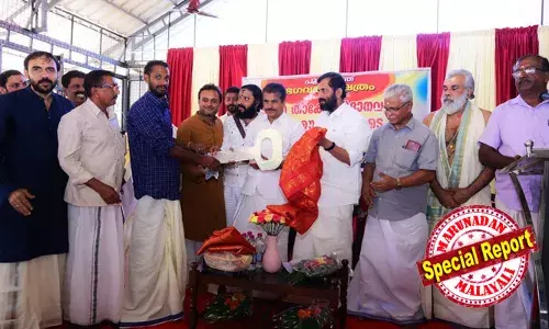 അറിയില്ലെന്ന്  പറഞ്ഞ ആ കാട്ടുകള്ളനൊപ്പം അടൂര്‍ പ്രകാശ് എംപി; ഉണ്ണിക്കൃഷ്ണന്‍ പോറ്റി നിര്‍മ്മിച്ചുനല്‍കിയ വീടുകളുടെ താക്കോല്‍ദാന ചടങ്ങില്‍ മുഖ്യാതിഥി; കൂടുതല്‍ ചിത്രങ്ങള്‍ പുറത്ത്; പ്രസാദം നല്‍കാന്‍ പോറ്റിക്കൊപ്പം സോണിയെ കാണാന്‍ പോയ എംപി കോണ്‍ഗ്രസിനെ വെട്ടിലാക്കുന്ന ചിത്രങ്ങള്‍ പങ്കുവച്ചത് സോഷ്യല്‍ മീഡിയയിലും