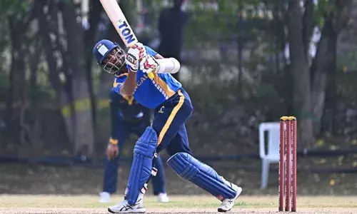 അഭിമന്യു ഈശ്വരന്റെ സെഞ്ചുറി; വിജയ് ഹസാരെയിൽ അഞ്ചിൽ നാലും ജയിച്ച് ബംഗാൾ; അസമിനെതിരെ പരാജയപ്പെടുത്തിയത് 85 റൺസിന്; മുഹമ്മദ് ഷമിക്ക് മൂന്ന് വിക്കറ്റ്