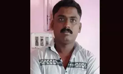 ഓട്ടോറിക്ഷയില് മൊബൈല് ബാര്: ഓടി നടന്നുളള വില്പനയ്ക്കിടെ പിടിവീണു; പോലീസ് പൊക്കിയത് വാഹന പരിശോധനയ്ക്കിടെ ഓട്ടോറിക്ഷയില് മൊബൈല് ബാര്: ഓടി നടന്നുളള വില്പനയ്ക്കിടെ പിടിവീണു; പോലീസ് പൊക്കിയത് വാഹന പരിശോധനയ്ക്കിടെ