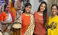 എന്റെ മകളുടെ ചെണ്ട അരങ്ങേറ്റം ആറ്റുകാൽ ദേവീക്ഷേത്രത്തിൽ; സന്തോഷം പങ്കുവെച്ച് മേനക സുരേഷ്; വൈറലായി വീഡിയോ എന്റെ മകളുടെ ചെണ്ട അരങ്ങേറ്റം ആറ്റുകാൽ ദേവീക്ഷേത്രത്തിൽ; സന്തോഷം പങ്കുവെച്ച് മേനക സുരേഷ്; വൈറലായി വീഡിയോ