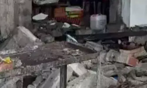 മൂവാറ്റുപുഴ കടാതിയിലുള്ള സെന്റ് പീറ്റേഴ്സ് ആന്റ് സെന്റ് പോള്‍സ് യാക്കോബായ പള്ളിയില്‍ ആചാരവെടിക്കിടെ അപകടം; ഒരു മരണം