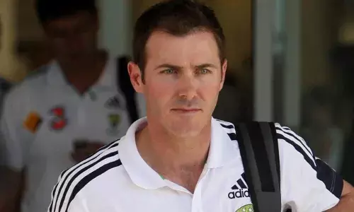 കോമയില്‍നിന്ന് പുറത്തുവന്ന ശേഷം അദ്ദേഹം സംസാരിച്ചു തുടങ്ങി; കുടുംബത്തിന് ഇത് ഒരു അദ്ഭുതം പോലെ തോന്നുന്നു;  മുന്‍ ഓസ്ട്രേലിയന്‍ ക്രിക്കറ്റ് താരം ഡാമിയന്‍ മാര്‍ട്ടിന്‍ സുഖം പ്രാപിക്കുന്നുവെന്ന്  ഗില്‍ക്രിസ്റ്റ്