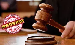 അച്ഛനെ കൊന്നെന്ന് മകൾ പറഞ്ഞതായി അയൽവാസി; കുത്തേറ്റ മുറിവിൽ കൈവച്ച് ഇരിക്കുന്ന മകളെ കണ്ടെന്ന് ദൃക്സാക്ഷി മൊഴി; കൊലപാതകം നടത്തിയത് 19കാരിയെന്ന് ഉറപ്പിച്ച് പൊലീസ്; ഒടുവിൽ നിർണായകമായത് പ്രതിഭാഗത്തിൻ്റെ ആ വാദം; കേസിൽ മകളെ വെറുതെ വിട്ട് കോടതി അച്ഛനെ കൊന്നെന്ന് മകൾ പറഞ്ഞതായി അയൽവാസി; കുത്തേറ്റ മുറിവിൽ കൈവച്ച് ഇരിക്കുന്ന മകളെ കണ്ടെന്ന് ദൃക്സാക്ഷി മൊഴി; കൊലപാതകം നടത്തിയത് 19കാരിയെന്ന് ഉറപ്പിച്ച് പൊലീസ്; ഒടുവിൽ നിർണായകമായത് പ്രതിഭാഗത്തിൻ്റെ ആ വാദം; കേസിൽ മകളെ വെറുതെ വിട്ട് കോടതി