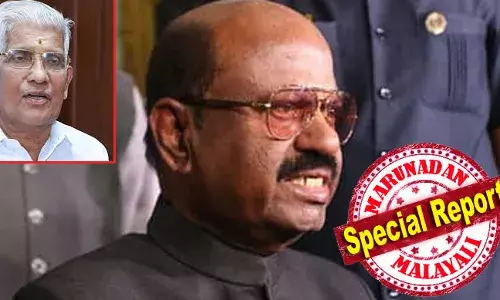 ഞാന്‍ പെരുന്നയില്‍ പോകുന്നത് ഗേറ്റ് കീപ്പറെ കാണാനല്ല; മന്നം പത്മനാഭനെ കാണാന്‍; കാരണവന്മാരെ ബഹുമാനിക്കണം; സമുദായ ആസ്ഥാനം ഒരാളുടെ മാത്രം തറവാടായി മാറരുത്; സമുദായത്തിലെ യുവതലമുറയ്ക്കും സാധാരണക്കാര്‍ക്കും തങ്ങളുടെ ആചാര്യന്റെ സമാധിയില്‍ പുഷ്പാര്‍ച്ചന നടത്താന്‍ സ്വാതന്ത്ര്യം വേണം; ആഞ്ഞടിച്ച് ഗവര്‍ണ്ണര്‍ ആനന്ദബോസ്; മുരാരിയെ വളര്‍ത്തിയവര്‍ ഇതിന് മറുപടി പറയുമോ?