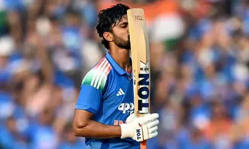 അവസരം ലഭിക്കുമ്പോഴൊക്കെ റൺസ് അടിക്കുന്ന ഗെയ്‌ക്‌വാദ് പുറത്ത്; തല്ലുവാങ്ങികൂട്ടുന്ന ആ ഓൾറൗണ്ടർ ടീമിൽ; ടീം പ്രഖ്യാപനത്തിന് പിന്നാലെ വിമർശനവുമായി മുൻ ഇന്ത്യൻ താരങ്ങൾ