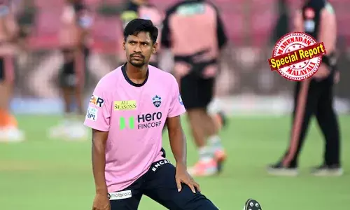 കൊല്‍ക്കത്ത നൈറ്റ് റൈഡേഴ്‌സില്‍ നിന്ന് മുസ്തഫിസുറിനെ പുറത്താക്കിയതില്‍ കടുപ്പിച്ചു ബംഗ്ലാദേശ്; രാജ്യത്ത് അനിശ്ചിതകാലത്തേക്ക് ഐപിഎല്‍ സംപ്രേഷണം നിരോധിച്ചു; ബംഗ്ലാദേശിന്റെ ലോകകപ്പ് മത്സരങ്ങള്‍ ശ്രീലങ്കയിലേക്ക് മാറ്റണമെന്നും ആവശ്യം; ഇന്ത്യയുമായുള്ള ക്രിക്കറ്റ്ബന്ധം കടുത്ത പ്രതിസന്ധിയില്‍