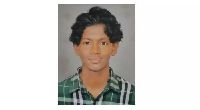 വാഹനാപകടത്തില് ഗുരുതര പരിക്കേറ്റ് കോട്ടയം മെഡിക്കല് കോളേജില് ചികിത്സയിലായിരുന്ന വിദ്യാര്ത്ഥി മരിച്ചു; മരിച്ചത് അഭില് വാഹനാപകടത്തില് ഗുരുതര പരിക്കേറ്റ് കോട്ടയം മെഡിക്കല് കോളേജില് ചികിത്സയിലായിരുന്ന വിദ്യാര്ത്ഥി മരിച്ചു; മരിച്ചത് അഭില്