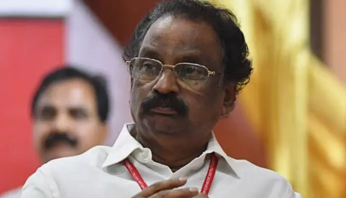 യുഡിഎഫ് അധികാരത്തിലെത്തിയാല് ജമാഅത്തെ ഇസ്ലാമിയായിരിക്കും ആഭ്യന്തരം കൈകാര്യം ചെയ്യുക, അപ്പോള് പല മാറാടുകളും ഉണ്ടാകും; എ കെ ബാലന്റെ പരാമര്ശം സമൂഹത്തില് മതപരമായ ഭിന്നിപ്പുണ്ടാക്കി അധികാരം നിലനിര്ത്താനുള്ള സിപിഎം ശ്രമമെന്ന് സംഘടന യുഡിഎഫ് അധികാരത്തിലെത്തിയാല് ജമാഅത്തെ ഇസ്ലാമിയായിരിക്കും ആഭ്യന്തരം കൈകാര്യം ചെയ്യുക, അപ്പോള് പല മാറാടുകളും ഉണ്ടാകും; എ കെ ബാലന്റെ പരാമര്ശം സമൂഹത്തില് മതപരമായ ഭിന്നിപ്പുണ്ടാക്കി അധികാരം നിലനിര്ത്താനുള്ള സിപിഎം ശ്രമമെന്ന് സംഘടന