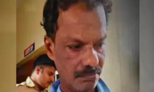 മദ്യത്തിന്റെ പാതി ബോധത്തിൽ കയറി വന്നു; കെട്ടിയിട്ട വളർത്തുനായയെ കണ്ടതും ക്രൂരത; ഇത് ചോദ്യം ചെയ്ത അയൽക്കാരനെയും വിട്ടില്ല; പ്രതിയെ അറസ്റ്റ് ചെയ്ത് പോലീസ്