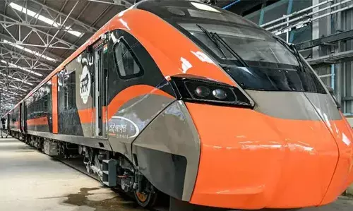 കേരളത്തിന് രണ്ട് വന്ദേഭാരത് സ്ലീപ്പര്‍ ട്രെയിനുകള്‍; എറണാകുളം - ബിഹാര്‍ അമൃത് ഭാരത് സര്‍വീസും പരിഗണനയില്‍