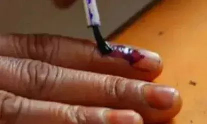 കേരളം നിയമസഭാ തിരഞ്ഞെടുപ്പിലേക്ക്: ഏപ്രില്‍ രണ്ടാം വാരത്തില്‍ വോട്ടെടുപ്പ് നടന്നേക്കും; അടുത്ത മാസം മുഖ്യ തിരഞ്ഞെടുപ്പ് കമ്മീഷണര്‍ എത്തും