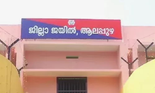 എനിക്കും പെണ്‍മക്കളുണ്ട്; പ്രായപൂര്‍ത്തിയാകാത്ത പെണ്‍കുട്ടിയെ പീഡിപ്പിച്ച കേസിലെ പ്രതിയെന്ന് അറിഞ്ഞതോടെ കലിപ്പായി; 85 കാരനായ പോക്‌സോ കേസ് പ്രതിയുടെ പല്ലടിച്ച് കൊഴിച്ച് സഹതടവുകാരന്‍