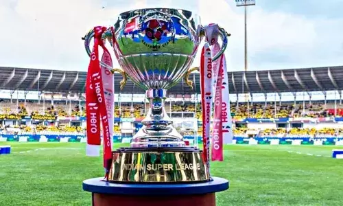 കൊമേര്‍ഷ്യല്‍ പാര്‍ട്‌നറുടെ അഭാവം തിരിച്ചടിയായി;  പല വിദേശതാരങ്ങളും ക്ലബ്ബ് വിട്ടതോടെ പ്രതീക്ഷ മങ്ങി; കേന്ദ്ര കായിക മന്ത്രിയുടെ നിര്‍ണായക ഇടപെടല്‍;  ഐഎസ്എല്‍ ഫെബ്രുവരി 14ന് തുടങ്ങും; 14 ടീമുകള്‍, 91 മത്സരങ്ങള്‍; ഫുട്‌ബോള്‍ ആരാധകര്‍ ആവേശത്തില്‍