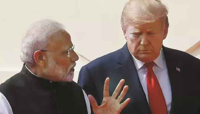 സര്, ഞാന് താങ്കളെ വന്നു കാണട്ടെ എന്ന് പ്രധാനമന്ത്രി മോദി എന്നോടു ചോദിച്ചു; വെളിപ്പെടുത്തലുമായി ഡോണള്ഡ് ട്രംപ്; മോദിയുമായി വളരെ മികച്ച ബന്ധം; മുടങ്ങികിടന്ന അപ്പാച്ചെ ഹെലികോപ്റ്റര് കൈമാറ്റം വേഗത്തിലാക്കുമെന്നും യുഎസ് പ്രസിഡന്റ് സര്, ഞാന് താങ്കളെ വന്നു കാണട്ടെ എന്ന് പ്രധാനമന്ത്രി മോദി എന്നോടു ചോദിച്ചു; വെളിപ്പെടുത്തലുമായി ഡോണള്ഡ് ട്രംപ്; മോദിയുമായി വളരെ മികച്ച ബന്ധം; മുടങ്ങികിടന്ന അപ്പാച്ചെ ഹെലികോപ്റ്റര് കൈമാറ്റം വേഗത്തിലാക്കുമെന്നും യുഎസ് പ്രസിഡന്റ്