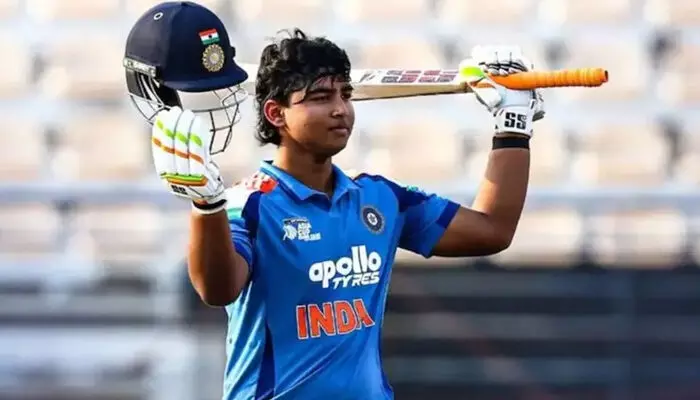 വൈഭവ് സൂര്യവംശിയുടേയും ആരോണ് ജോര്ജിന്റെയും ബാറ്റിങ് വെടിക്കെട്ട്; ബെനോനിയില് പിന്നാലെ വിക്കറ്റ് മഴ; ദക്ഷിണാഫ്രിക്ക 160 റണ്സിന് എറിഞ്ഞിട്ടു; മൂന്നാം ഏകദിനത്തില് 233 റണ്സ് ജയം; വൈഭവും സംഘവും പരമ്പര തൂത്തുവാരി വൈഭവ് സൂര്യവംശിയുടേയും ആരോണ് ജോര്ജിന്റെയും ബാറ്റിങ് വെടിക്കെട്ട്; ബെനോനിയില് പിന്നാലെ വിക്കറ്റ് മഴ; ദക്ഷിണാഫ്രിക്ക 160 റണ്സിന് എറിഞ്ഞിട്ടു; മൂന്നാം ഏകദിനത്തില് 233 റണ്സ് ജയം; വൈഭവും സംഘവും പരമ്പര തൂത്തുവാരി