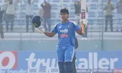 ബെനോനിയില് ഇന്ത്യന് ബാറ്റിംഗ് വിസ്മയം! 63 പന്തില് സെഞ്ചുറിയുമായി സൂര്യവംശി; സെഞ്ചുറിയുമായി മലയാളി താരം ആരോണും; വൈഭവ് അടിച്ച പന്ത് സ്റ്റേഡിയത്തിന് പുറത്തുവീണതോടെ കളി തടസ്സപ്പെട്ടത് പലതവണ; ദക്ഷിണാഫ്രിക്കയ്ക്ക് 394 റണ്സ് വിജയലക്ഷ്യം ബെനോനിയില് ഇന്ത്യന് ബാറ്റിംഗ് വിസ്മയം! 63 പന്തില് സെഞ്ചുറിയുമായി സൂര്യവംശി; സെഞ്ചുറിയുമായി മലയാളി താരം ആരോണും; വൈഭവ് അടിച്ച പന്ത് സ്റ്റേഡിയത്തിന് പുറത്തുവീണതോടെ കളി തടസ്സപ്പെട്ടത് പലതവണ; ദക്ഷിണാഫ്രിക്കയ്ക്ക് 394 റണ്സ് വിജയലക്ഷ്യം