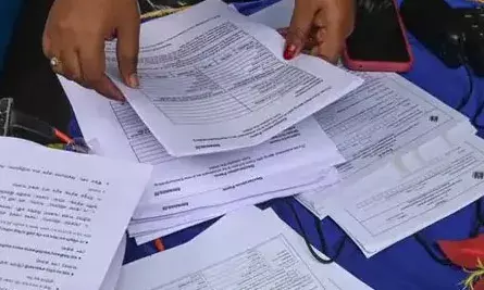 കുറ്റ്യാടിയില്‍ ബിഎല്‍ഒയ്ക്ക് വീഴ്ച; വോട്ടര്‍ പട്ടികയില്‍ നിന്ന് 500 പേര്‍ പുറത്ത്; കലക്ടര്‍ക്ക് പരാതി നല്‍കി യുഡിഎഫ്.