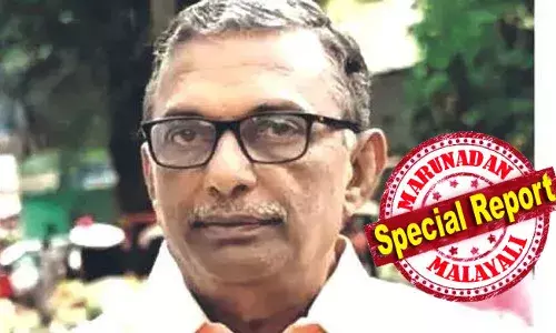 കേസിന്റെ ഗൗരവവും തെളിവുകള് നശിപ്പിക്കപ്പെടാനുള്ള സാധ്യതയും കണക്കിലെടുത്ത് കോടതി തീരുമാനം; ശബരിമല സ്വര്ണ്ണ മോഷണക്കേസ്: എ. പത്മകുമാറിന് ജാമ്യമില്ല; മുന് ദേവസ്വം ബോര്ഡ് പ്രസിഡന്റിനെ വെട്ടിലാക്കി വിജിലന്സ് കോടതി വിധി കേസിന്റെ ഗൗരവവും തെളിവുകള് നശിപ്പിക്കപ്പെടാനുള്ള സാധ്യതയും കണക്കിലെടുത്ത് കോടതി തീരുമാനം; ശബരിമല സ്വര്ണ്ണ മോഷണക്കേസ്: എ. പത്മകുമാറിന് ജാമ്യമില്ല; മുന് ദേവസ്വം ബോര്ഡ് പ്രസിഡന്റിനെ വെട്ടിലാക്കി വിജിലന്സ് കോടതി വിധി