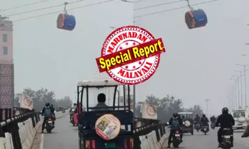 വളരെ തിരക്കേറിയ ഒരു മേൽപ്പാലം; അതിലൂടെ ആടി ഉലഞ്ഞ് പോകുന്ന റോപ്‌വേ; ഒരു കളിപ്പാട്ടം പോലെ വായുവിലൂടെ അതിന്റെ യാത്ര; കാണുമ്പോൾ തന്നെ നെഞ്ചിടിപ്പ് കൂടും; പിന്നാലെ സംഭവിച്ചത്