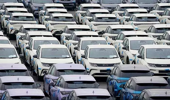 കഴിഞ്ഞ വര്ഷം യു കെയില് വിറ്റുപോയത് 2 ലക്ഷം ചൈനീസ് കാറുകള്; യുകെ വിപണിയില് ഉള്ളത് ഒരു ഡസനിലേറെ ചൈനീസ് ബ്രാന്ഡ് കാറുകള് കഴിഞ്ഞ വര്ഷം യു കെയില് വിറ്റുപോയത് 2 ലക്ഷം ചൈനീസ് കാറുകള്; യുകെ വിപണിയില് ഉള്ളത് ഒരു ഡസനിലേറെ ചൈനീസ് ബ്രാന്ഡ് കാറുകള്