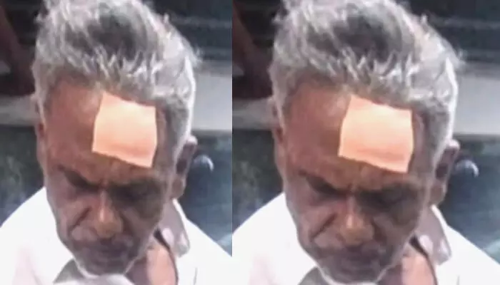 വോട്ട് എസ്ഡിപിഐക്ക് മറിച്ചുവെന്ന് ആരോപണം; പിന്നാലെ മണ്ണഞ്ചേരി കോൺഗ്രസ് കമ്മിറ്റിയിൽ മുട്ടൻ അടി; ഒരാളുടെ തലയ്ക്ക് പരിക്ക് വോട്ട് എസ്ഡിപിഐക്ക് മറിച്ചുവെന്ന് ആരോപണം; പിന്നാലെ മണ്ണഞ്ചേരി കോൺഗ്രസ് കമ്മിറ്റിയിൽ മുട്ടൻ അടി; ഒരാളുടെ തലയ്ക്ക് പരിക്ക്