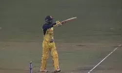 47 റണ്സെടുക്കുന്നതിനിടെ അവസാന ഏഴ് വിക്കറ്റുകള് വീണു; രോഹന് കുന്നുമ്മലിന്റെ പോരാട്ടവും പാഴായി; വിജയ് ഹസാരെയിലെ നിർണായക മത്സരത്തിൽ തമിഴ്നാടിനോട് തോറ്റു; കേരളം ക്വാര്ട്ടര് കാണാതെ പുറത്ത് 47 റണ്സെടുക്കുന്നതിനിടെ അവസാന ഏഴ് വിക്കറ്റുകള് വീണു; രോഹന് കുന്നുമ്മലിന്റെ പോരാട്ടവും പാഴായി; വിജയ് ഹസാരെയിലെ നിർണായക മത്സരത്തിൽ തമിഴ്നാടിനോട് തോറ്റു; കേരളം ക്വാര്ട്ടര് കാണാതെ പുറത്ത്