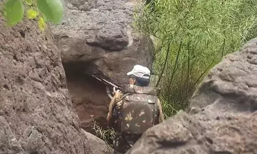 ജമ്മു കശ്മീരിലെ കത്വയില്‍ ഏറ്റുമുട്ടല്‍; പാകിസ്താന്‍ ബന്ധമുള്ള ജയ്‌ഷെ ഭീകരരെന്ന് സൂചന: തിരച്ചില്‍ തുടരുന്നു