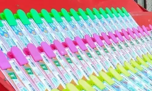 ലോട്ടറി നിരോധിച്ച തമിഴ്നാട്ടില്‍ കേരളേ ലാട്ടറിയുടെ അനധികൃത വില്പന സജീവം; 2025-ലെ കണക്കനുസരിച്ച് കേരളലോട്ടറി വിറ്റതിന് കോയമ്പത്തൂര്‍ ജില്ലയില്‍ 691 കേസ്