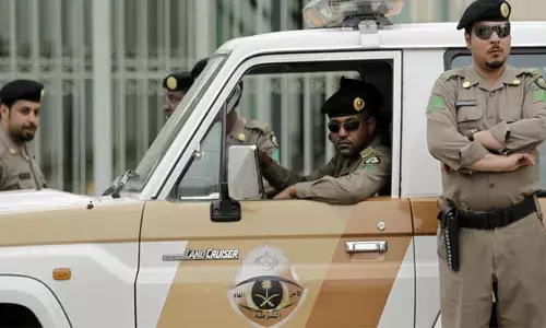 പുണ്യ നഗരമായ മക്കയിലെ ഒരു മസാജ് പാർലർ; അവിടെ നടക്കുന്നതെല്ലാം മുഴുവൻ അനാശാസ്യ പ്രവർത്തനങ്ങൾ; പരിശോധനയിൽ അഞ്ച് പ്രവാസികളെ അറസ്റ്റ് ചെയ്ത് പോലീസ്