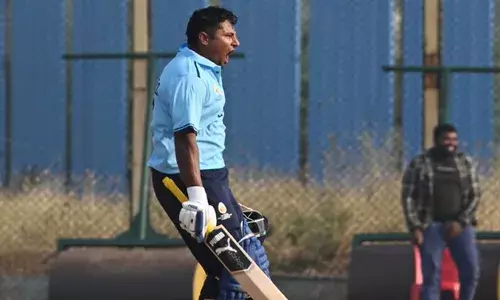 ജയത്തിലേക്ക് അഞ്ച് റണ്‍സ് ദൂരം മാത്രം;  മൂന്ന് റണ്‍സെടുക്കുന്നതിനിടെ മുംബൈയ്ക്ക് നഷ്ടമായത് നാല് വിക്കറ്റുകള്‍;  സര്‍ഫറാസിന്റെ അതിവേഗ അര്‍ധസെഞ്ചുറിയും പാഴായി;  പഞ്ചാബിനെതിരെ മുംബൈക്ക് നാടകീയ തോല്‍വി