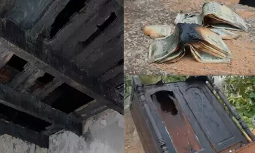 മുന് പുതുപ്പാടി പഞ്ചായത്ത് പ്രസിഡന്റിന്റെ വീടിന് തീപിടിച്ചു; സാധനങ്ങൾക്ക് ഒപ്പം കത്തി നശിച്ചതിൽ നോട്ട് കെട്ടുകളും; അധികൃതർ സ്ഥലത്തെത്തി പരിശോധന നടത്തി മുന് പുതുപ്പാടി പഞ്ചായത്ത് പ്രസിഡന്റിന്റെ വീടിന് തീപിടിച്ചു; സാധനങ്ങൾക്ക് ഒപ്പം കത്തി നശിച്ചതിൽ നോട്ട് കെട്ടുകളും; അധികൃതർ സ്ഥലത്തെത്തി പരിശോധന നടത്തി