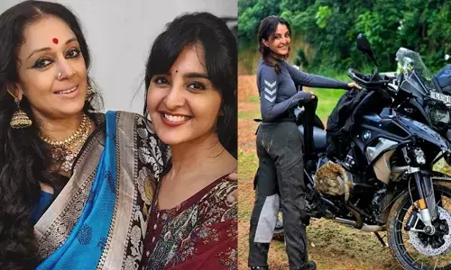 മഞ്ജു ജിക്ക് ഒരു കുടുംബമുണ്ട്, അവൾക്ക് ഞങ്ങളുണ്ട്; ഒറ്റയ്ക്ക് യാത്ര തുടരൂ, കലയും ബൈക്കും  കൂട്ടിനുണ്ടാവട്ടെ; തകർത്ത് മുന്നേറൂ പെണ്ണേ; കുറിപ്പുമായി ശോഭന